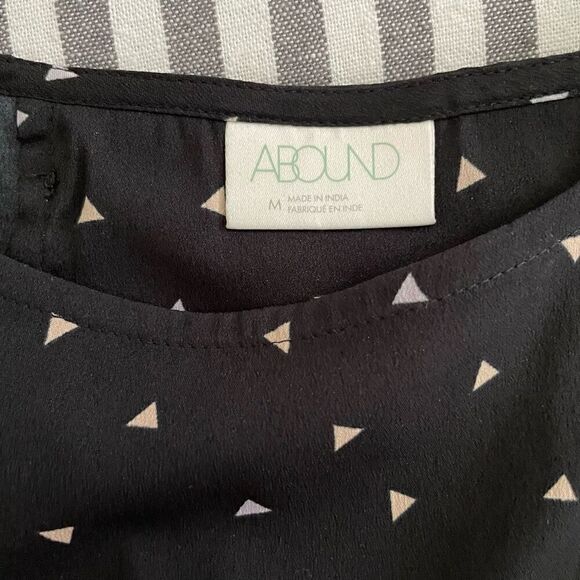 Abound Sleeveless Blouse with Button Open Back Size Medium - Picture 6 of 10